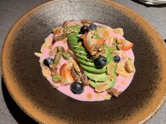 牛油果鲜橙混合坚果沙拉-XUN Bistro西餐厅