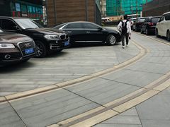 -徐汇日月光地下停车场
