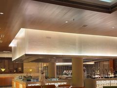 -东西风牛排馆周末烧烤自助(首都机场希尔顿店)