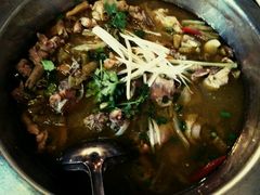 鲜嫩土鸡锅-陈三娃泡姜鸡(太白北路店)