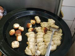 -黄阿姨锅贴大王(万航渡路店)