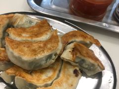 香煎鲜肉韭菜饺-芬芳甜品(体育东横街店)