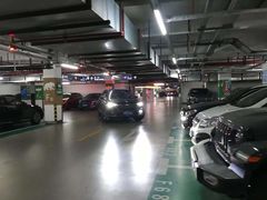 -静安大融城·停车场