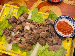 手抓牛肉-四姑娘山阿巴郎·藏式花园餐厅