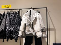 -URBAN REVIVO(大信新都汇店)