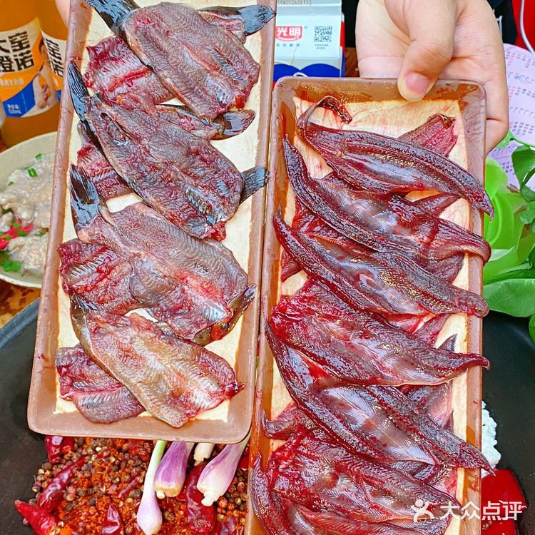来到铜元局找朋友耍,带我打卡一家最重庆味道的火锅