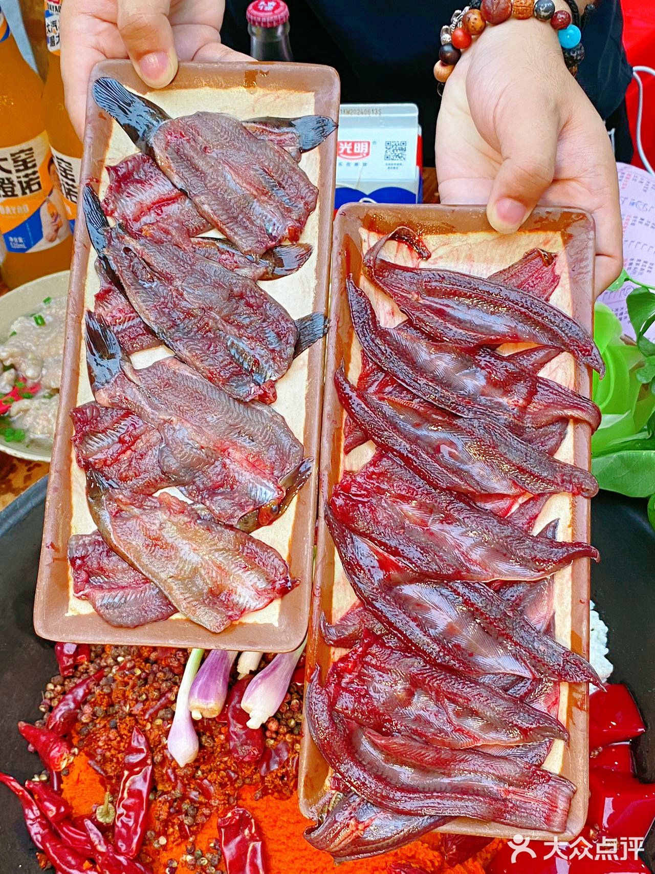 来到铜元局找朋友耍，带我打卡一家最重庆味道的火锅