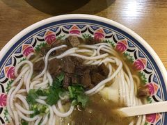 -鑫花溪牛肉米粉(人民广场店)
