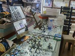 -上海网星眼镜批发·蔡司依视路官方授权(三叶眼镜城店)