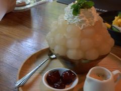 -Chom Cafe and Restaurant