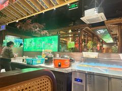 -野山舂·贵州现舂酸汤火锅(鸿通城店)