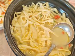 -小梅鸽香港餐厅·小鼎玖煲(南湖店)