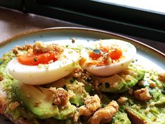 牛油果煮蛋吐司-RAC BAR(安福路店)