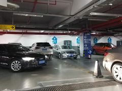 -梅赛德斯奔驰文化中心·停车场