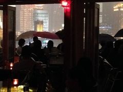 下雨咯-船长酒吧 The Captain