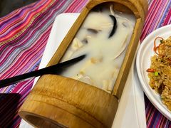 -香巴拉云南餐厅(华莱坞店)