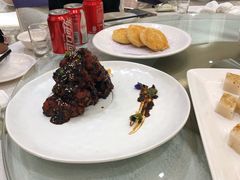 -鞍山大白鲨美食酒店