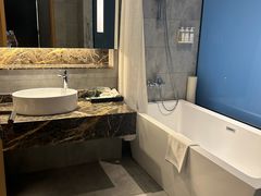 -上海虹桥西郊假日酒店