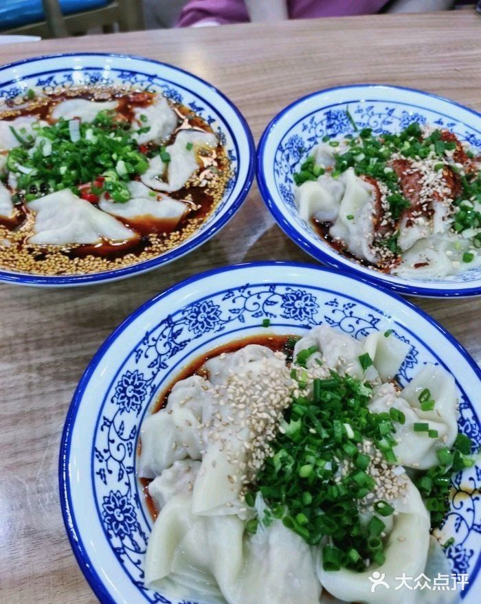 我愿称这条街为成都东站附近的美食天花板！！！