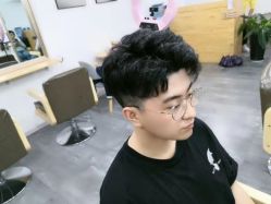 点击看大图 -西克造型美发连锁
