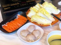 -鲜入围煮花胶鸡海鲜火锅