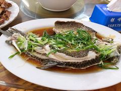 清蒸鲩鱼-银峰农庄·特色烧鸡·鲜无花果浸鸡