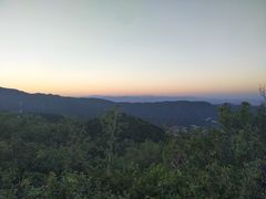 -鬼笑石后山停车场