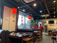大堂-亿诣蝎府炸酱面羊蝎子火锅(酷车小镇店)