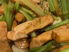 -丹江口渔村·湘味厨房(桃园店)