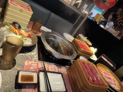 -牛YO寿喜烧·铁板烧和牛火锅自助(市府恒隆店)