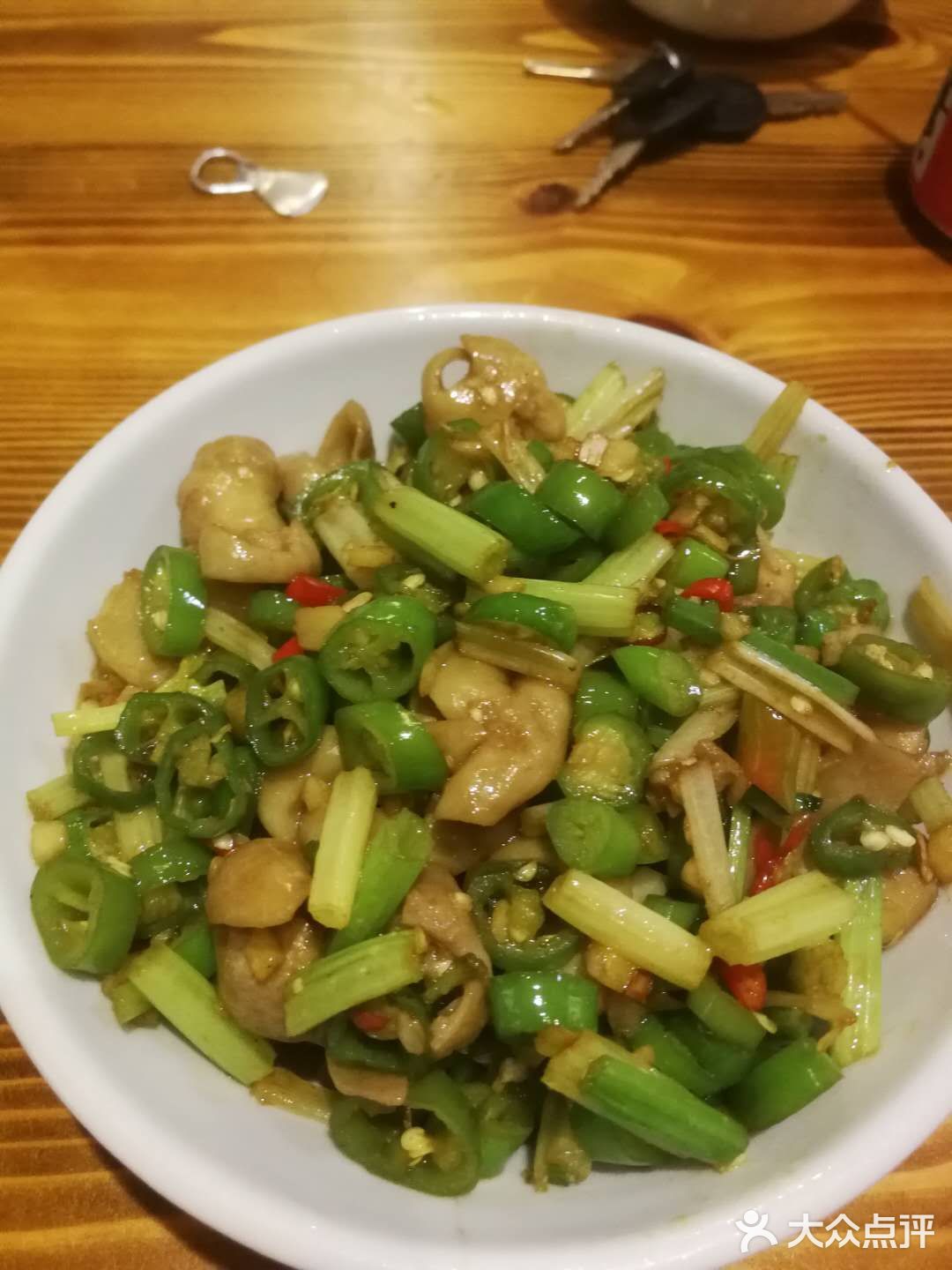 中午来了南村办事,由于没吃饭,刚好附近搜了一间快餐店