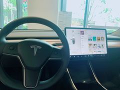 -TESLA 特斯拉(上海太古汇体验店)