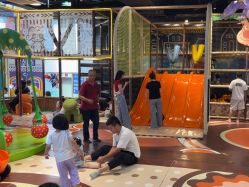 -卡通尼乐园(宝山龙湖天街店)