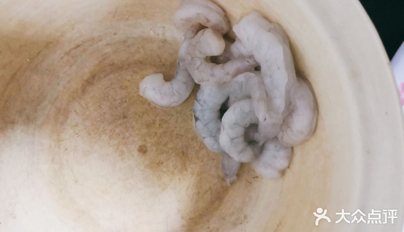 鸡蛋两枚，小葱，虾仁若干，盐，料酒，水淀粉等