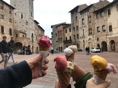 -Gelateria Dondoli