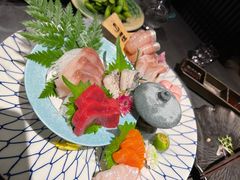 -铭牛烧肉·和牛海鲜自助(高新月牙湖店)