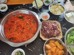 -黄利砖万峰林布依特色酸笋牛肉馆