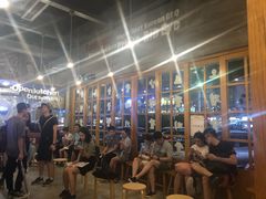 等位区-姜虎东白丁烤肉(深圳湾后海汇店)