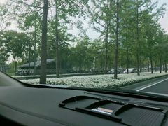 -百联沪通凯迪拉克4s店