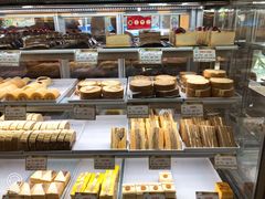 面包甜点陈列柜-蜂蝶来饼店(拱北总店)