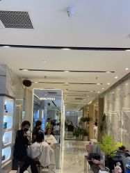 -罗亚帝造型·烫发染发