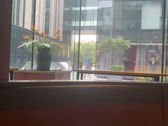 靠窗位-The Habit Burger Grill 哈比特汉堡(复兴soho店)