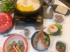 -鲜入围煮花胶鸡海鲜火锅