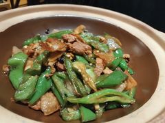 碾辣椒炒肉-吃饭皇帝大土家民族菜(正大广场店)