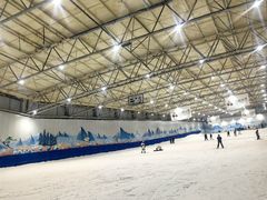 -乔波室内滑雪场