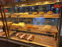 面包甜点陈列柜-面包新语(融创茂店)