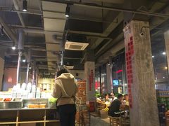 大堂-么肆烤肉·中式自助·烤肉大排档(街道口季佳PAI店)