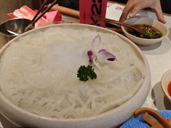 -老牌坊云南鱼豆花火锅(哈西万达店)