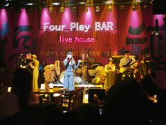 -FOUR PLAY BAR