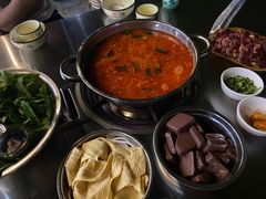 -黄利砖万峰林布依特色酸笋牛肉馆